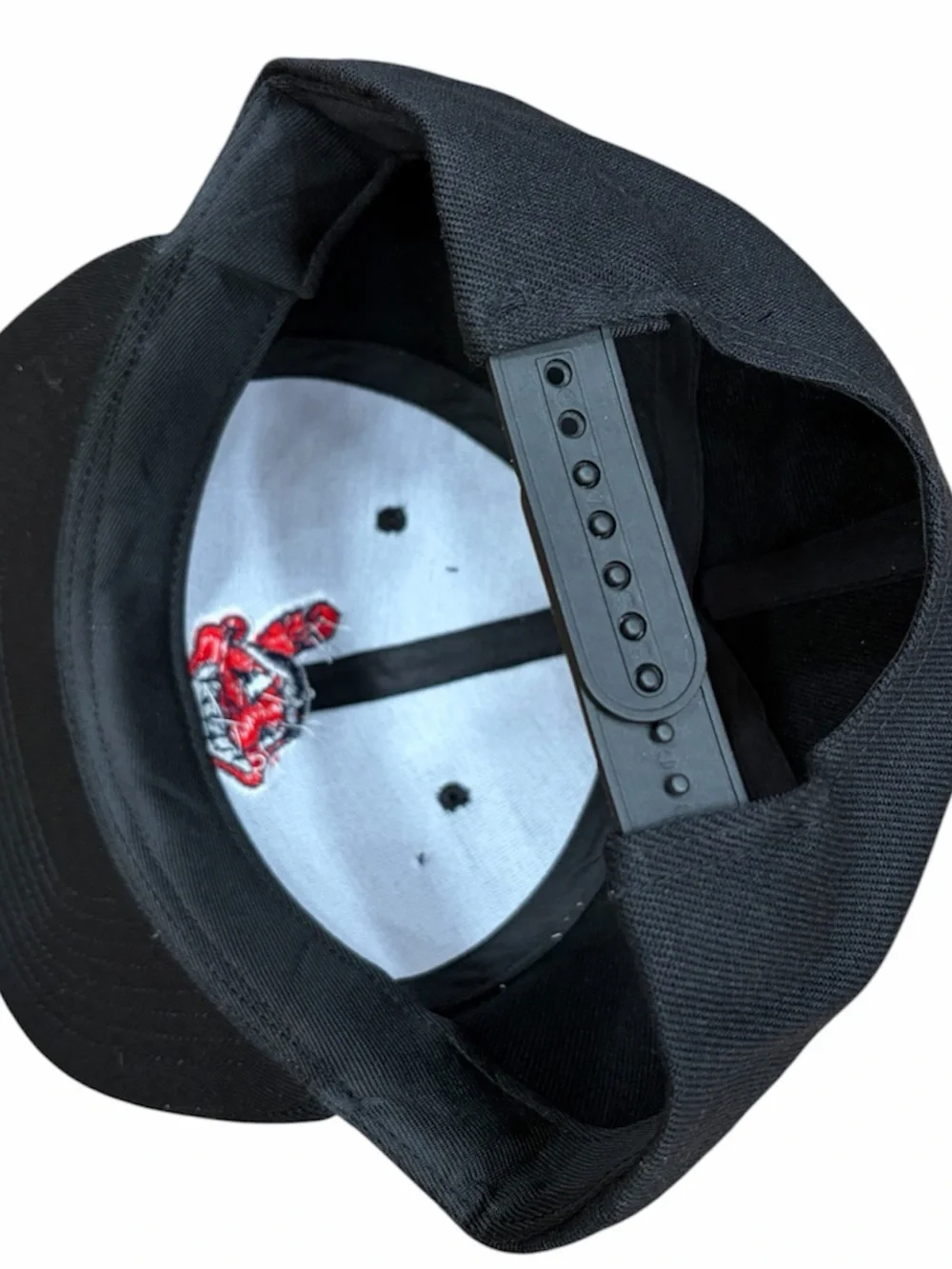 Cleveland Indians Black Snapback Hat with rhinestones hat pin Indians hat new - Picture 4 of 5